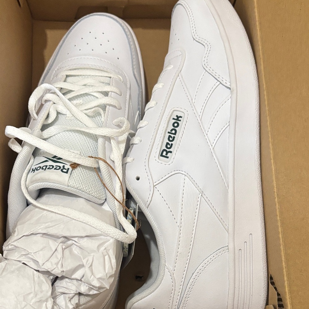 Reebok Men's White Leather Low-Top Sneakers